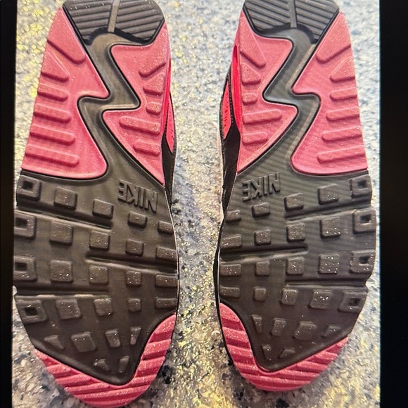 Nike Kids White and Red Sneakers - Picture 6 of 6